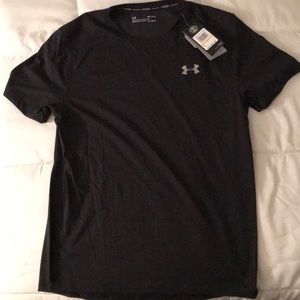 Brand new men’s underarmour t-shirt
